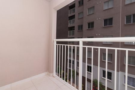 Sacada da Sala de apartamento para alugar com 2 quartos, 37m² em Parque Industrial Tomas Edson, São Paulo