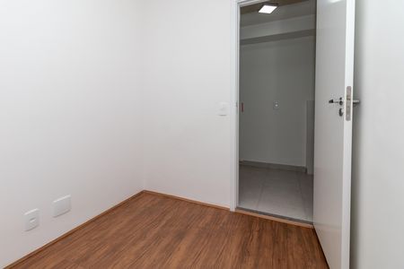 Quarto 1 de apartamento para alugar com 2 quartos, 37m² em Parque Industrial Tomas Edson, São Paulo
