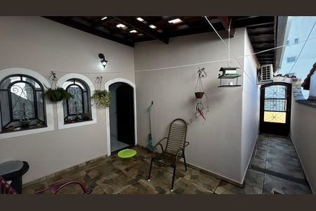 Casa à venda com 207m², 3 quartos e 5 vagas Casa à venda com 207m², 3 quartos e 5 vagasQuintal