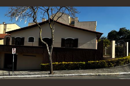Fachada de casa à venda com 3 quartos, 207m² em Vila Metalúrgica, Santo André