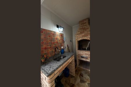 Casa à venda com 207m², 3 quartos e 5 vagas Casa à venda com 207m², 3 quartos e 5 vagasQuintal - Churrasqueira