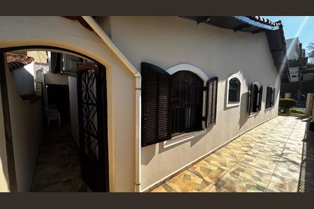 Casa à venda com 207m², 3 quartos e 5 vagas Casa à venda com 207m², 3 quartos e 5 vagasQuintal