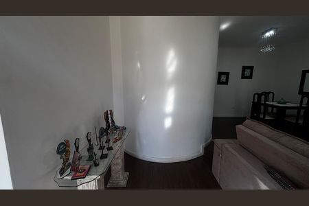 Casa à venda com 207m², 3 quartos e 5 vagas Casa à venda com 207m², 3 quartos e 5 vagasSala
