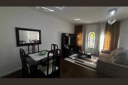 Casa à venda com 207m², 3 quartos e 5 vagas Casa à venda com 207m², 3 quartos e 5 vagasSala de Jantar