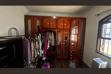 Casa à venda com 207m², 3 quartos e 5 vagas Casa à venda com 207m², 3 quartos e 5 vagasQuarto 2