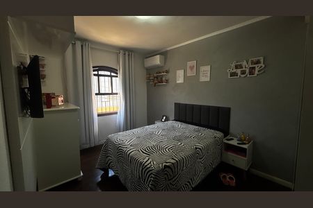 Casa à venda com 207m², 3 quartos e 5 vagas Casa à venda com 207m², 3 quartos e 5 vagasQuarto 1