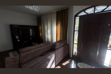Casa à venda com 207m², 3 quartos e 5 vagas Casa à venda com 207m², 3 quartos e 5 vagasSala