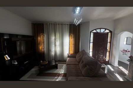 Casa à venda com 207m², 3 quartos e 5 vagas Casa à venda com 207m², 3 quartos e 5 vagasSala