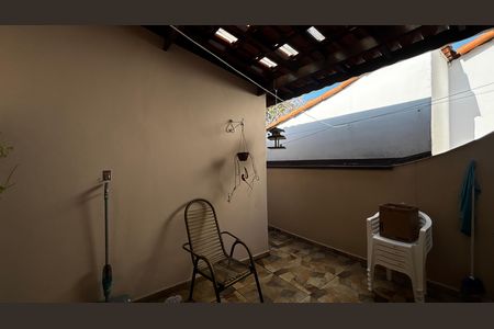 Casa à venda com 207m², 3 quartos e 5 vagas Casa à venda com 207m², 3 quartos e 5 vagasQuintal