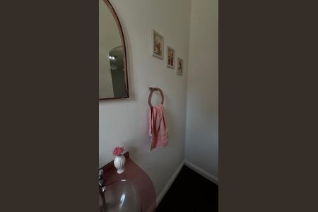 Casa à venda com 207m², 3 quartos e 5 vagas Casa à venda com 207m², 3 quartos e 5 vagasLavabo