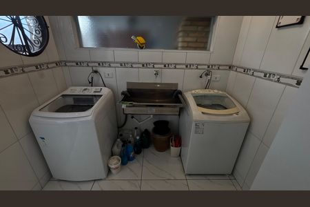 Casa à venda com 207m², 3 quartos e 5 vagas Casa à venda com 207m², 3 quartos e 5 vagasQuintal - Area de Serviço