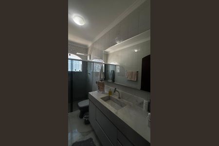 Casa à venda com 207m², 3 quartos e 5 vagas Casa à venda com 207m², 3 quartos e 5 vagasBanheiro