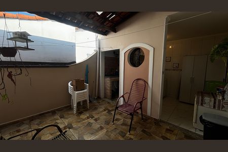 Casa à venda com 207m², 3 quartos e 5 vagas Casa à venda com 207m², 3 quartos e 5 vagasQuintal