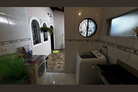 Casa à venda com 207m², 3 quartos e 5 vagas Casa à venda com 207m², 3 quartos e 5 vagasQuintal - Area de Serviço