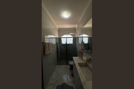 Casa à venda com 207m², 3 quartos e 5 vagas Casa à venda com 207m², 3 quartos e 5 vagasBanheiro