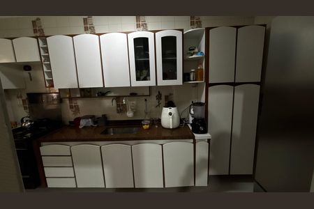 Casa à venda com 207m², 3 quartos e 5 vagas Casa à venda com 207m², 3 quartos e 5 vagasCozinha