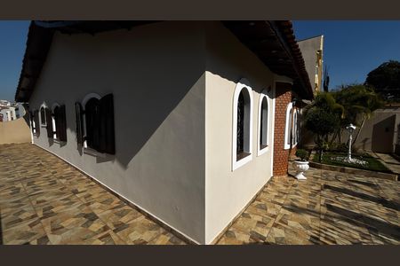 Casa à venda com 207m², 3 quartos e 5 vagas Casa à venda com 207m², 3 quartos e 5 vagasQuintal