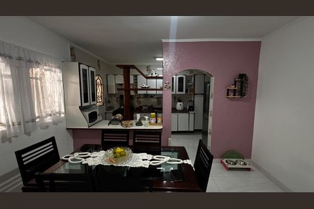 Casa à venda com 207m², 3 quartos e 5 vagas Casa à venda com 207m², 3 quartos e 5 vagasCozinha