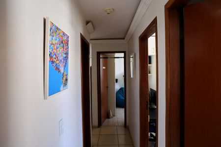 Corredor de apartamento à venda com 4 quartos, 90m² em Silveira, Belo Horizonte