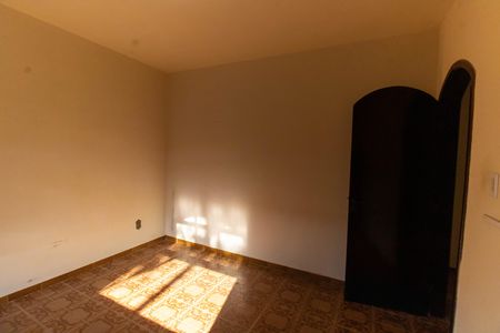 Casa à venda com 300m², 2 quartos e 2 vagas Casa à venda com 300m², 2 quartos e 2 vagasQuarto