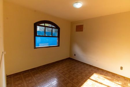 Casa à venda com 300m², 2 quartos e 2 vagas Casa à venda com 300m², 2 quartos e 2 vagasQuarto