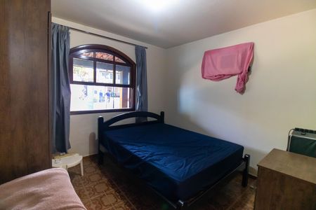 Casa à venda com 300m², 2 quartos e 2 vagas Casa à venda com 300m², 2 quartos e 2 vagasSuíte