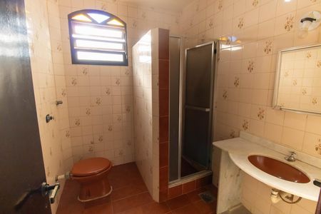 Casa à venda com 300m², 2 quartos e 2 vagas Casa à venda com 300m², 2 quartos e 2 vagasBanheiro Social