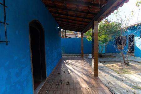 Casa à venda com 300m², 2 quartos e 2 vagas Casa à venda com 300m², 2 quartos e 2 vagasÁrea de Serviço