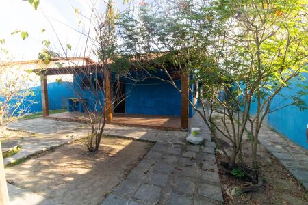Casa à venda com 300m², 2 quartos e 2 vagas Casa à venda com 300m², 2 quartos e 2 vagasVista