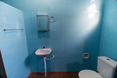Casa à venda com 300m², 2 quartos e 2 vagas Casa à venda com 300m², 2 quartos e 2 vagasBanheiro da Suíte