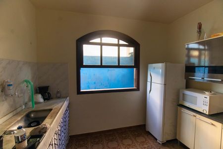 Casa à venda com 300m², 2 quartos e 2 vagas Casa à venda com 300m², 2 quartos e 2 vagasCozinha