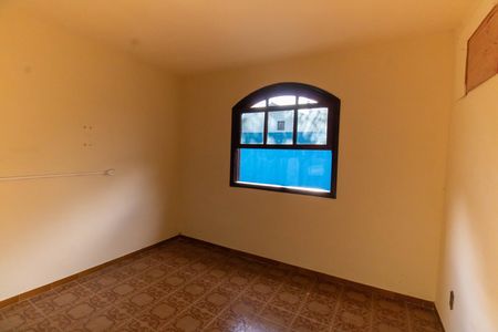 Casa à venda com 300m², 2 quartos e 2 vagas Casa à venda com 300m², 2 quartos e 2 vagasQuarto