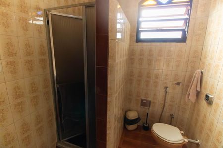 Casa à venda com 300m², 2 quartos e 2 vagas Casa à venda com 300m², 2 quartos e 2 vagasBanheiro da Suíte