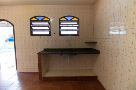 Casa à venda com 300m², 2 quartos e 2 vagas Casa à venda com 300m², 2 quartos e 2 vagasCozinha