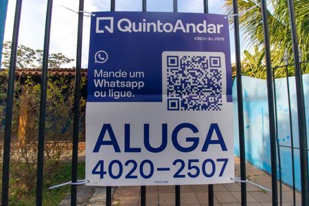 Casa à venda com 300m², 2 quartos e 2 vagas Casa à venda com 300m², 2 quartos e 2 vagasPlaquinha
