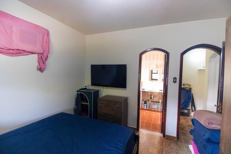 Casa à venda com 300m², 2 quartos e 2 vagas Casa à venda com 300m², 2 quartos e 2 vagasSuíte