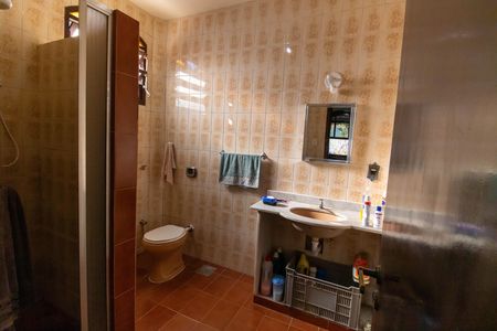 Casa à venda com 300m², 2 quartos e 2 vagas Casa à venda com 300m², 2 quartos e 2 vagasBanheiro da Suíte