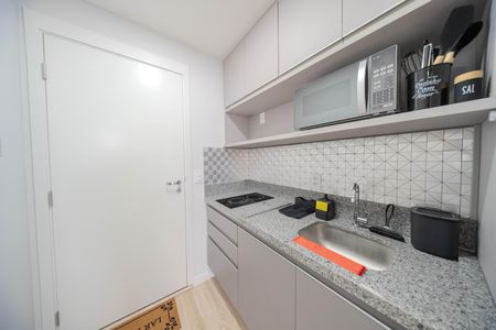 Cozinha de kitnet/studio para alugar com 1 quarto, 23m² em Consolação, São Paulo