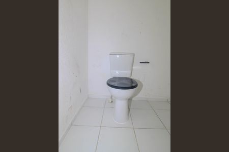 Banheiro de apartamento para alugar com 1 quarto, 42m² em Restinga, Porto Alegre