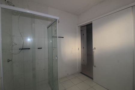 Banheiro de apartamento para alugar com 1 quarto, 42m² em Restinga, Porto Alegre