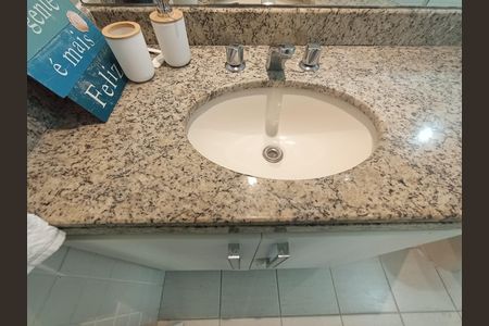 Apartamento para alugar com 90m², 2 quartos e 1 vagaBanheiro suíte 
