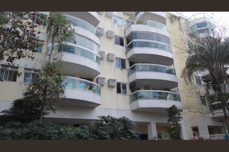 Apartamento para alugar com 90m², 2 quartos e 1 vagaFachada