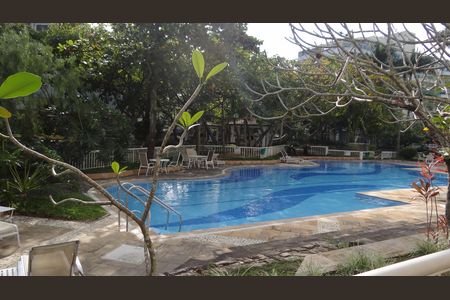 Apartamento para alugar com 90m², 2 quartos e 1 vagaPiscina