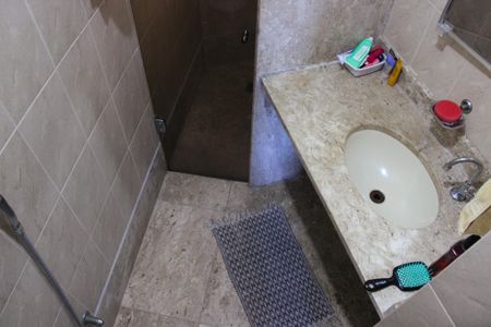 Apartamento para alugar com 100m², 3 quartos e 1 vaga Apartamento para alugar com 100m², 3 quartos e 1 vagaBanheiro da Suíte
