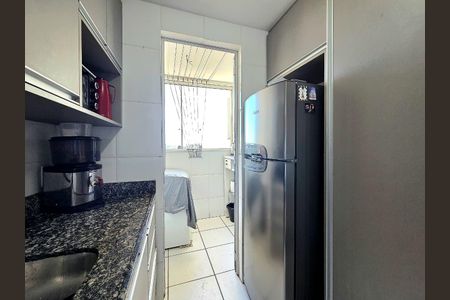 Cozinha de apartamento à venda com 3 quartos, 90m² em Jardim Guanabara, Belo Horizonte