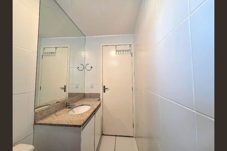 Apartamento à venda com 90m², 3 quartos e 1 vaga Apartamento à venda com 90m², 3 quartos e 1 vagaBanheiro