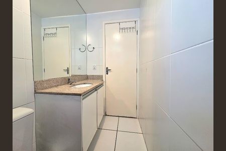 Apartamento à venda com 90m², 3 quartos e 1 vaga Apartamento à venda com 90m², 3 quartos e 1 vagaBanheiro