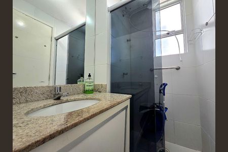 Banheiro de apartamento à venda com 3 quartos, 90m² em Jardim Guanabara, Belo Horizonte
