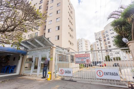 Fachada de apartamento para alugar com 2 quartos, 49m² em Jardim Sabara, São Paulo