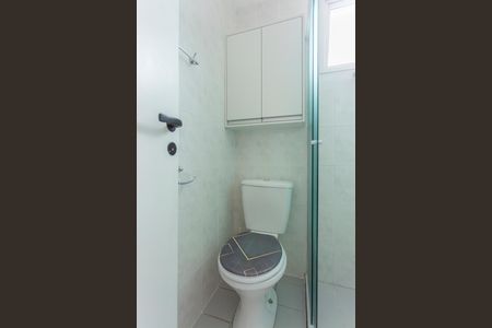 Banheiro de apartamento para alugar com 2 quartos, 49m² em Jardim Sabara, São Paulo